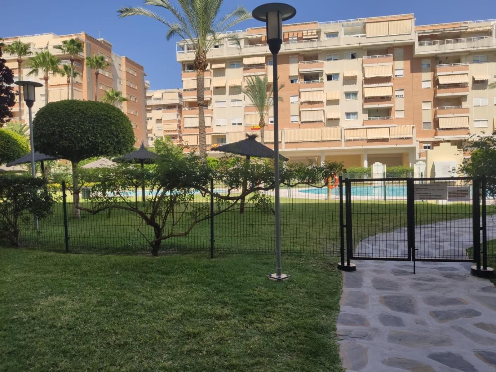 Garden Teatinos, Apartamento Con Piscina Y Ac Малага Екстериор снимка